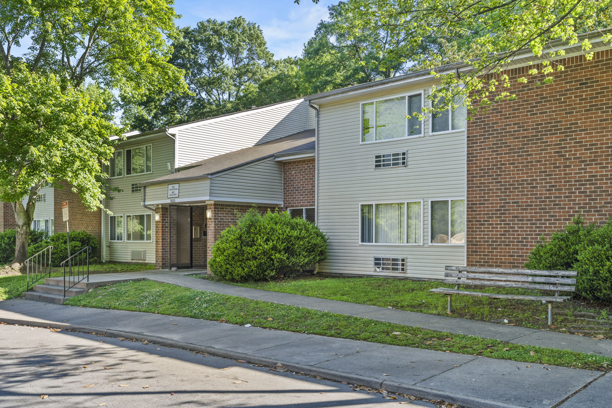 Foxwood Apartments building